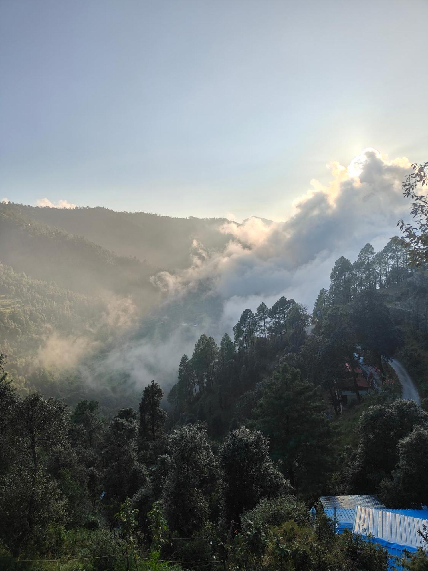 Himwanderer Camps & Cottages Pangot Нейнитал Екстериор снимка